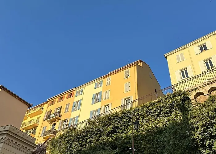 Living * Cannes